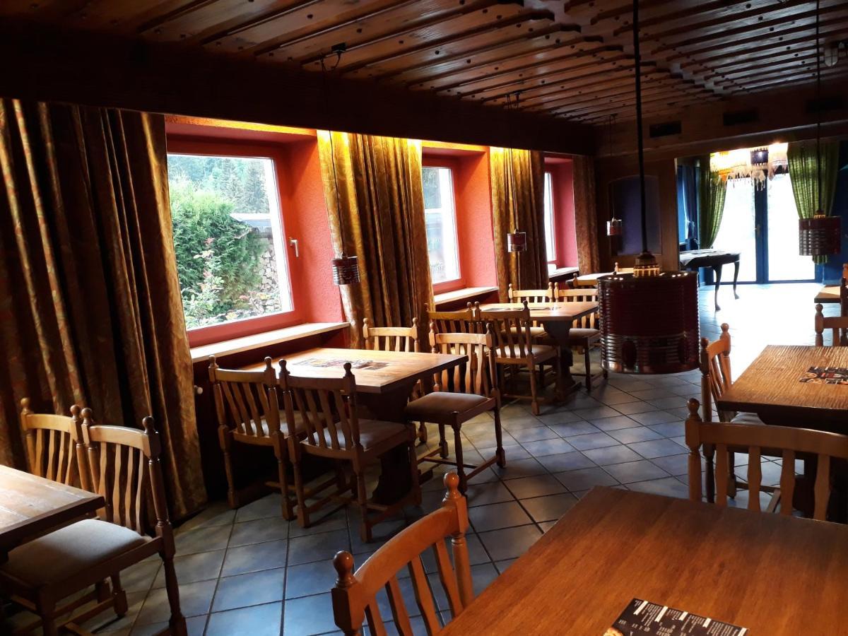 Pizzeria A Penzion Banderas Bayerisch Eisenstein Exteriör bild